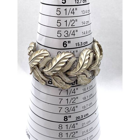 Vintage Bracelet Leaves Linked White Enamel Finish Estate 6.5” Flaw - Picture 6 of 12